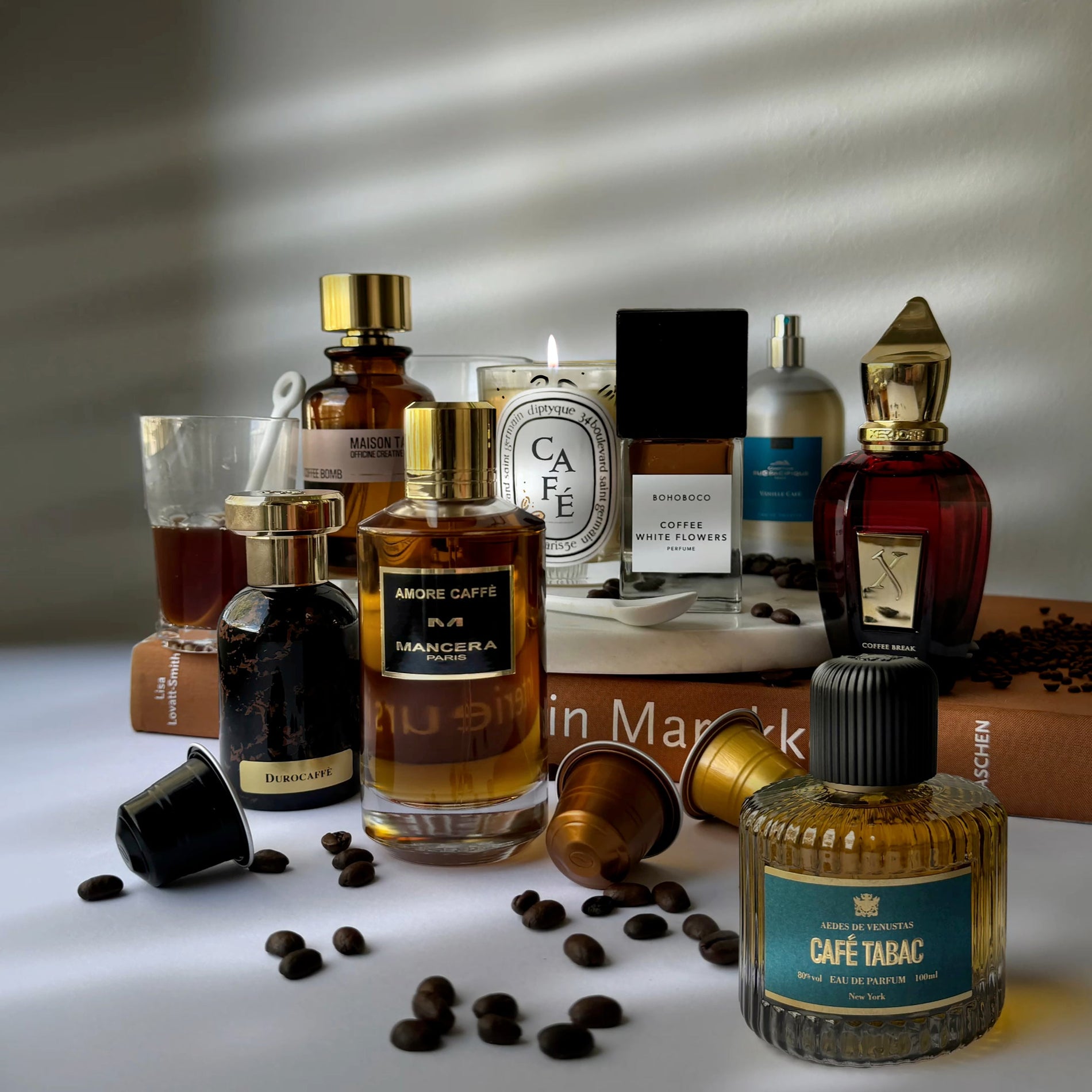 Auswahl an Parfums passend zum Thema der Kolumne