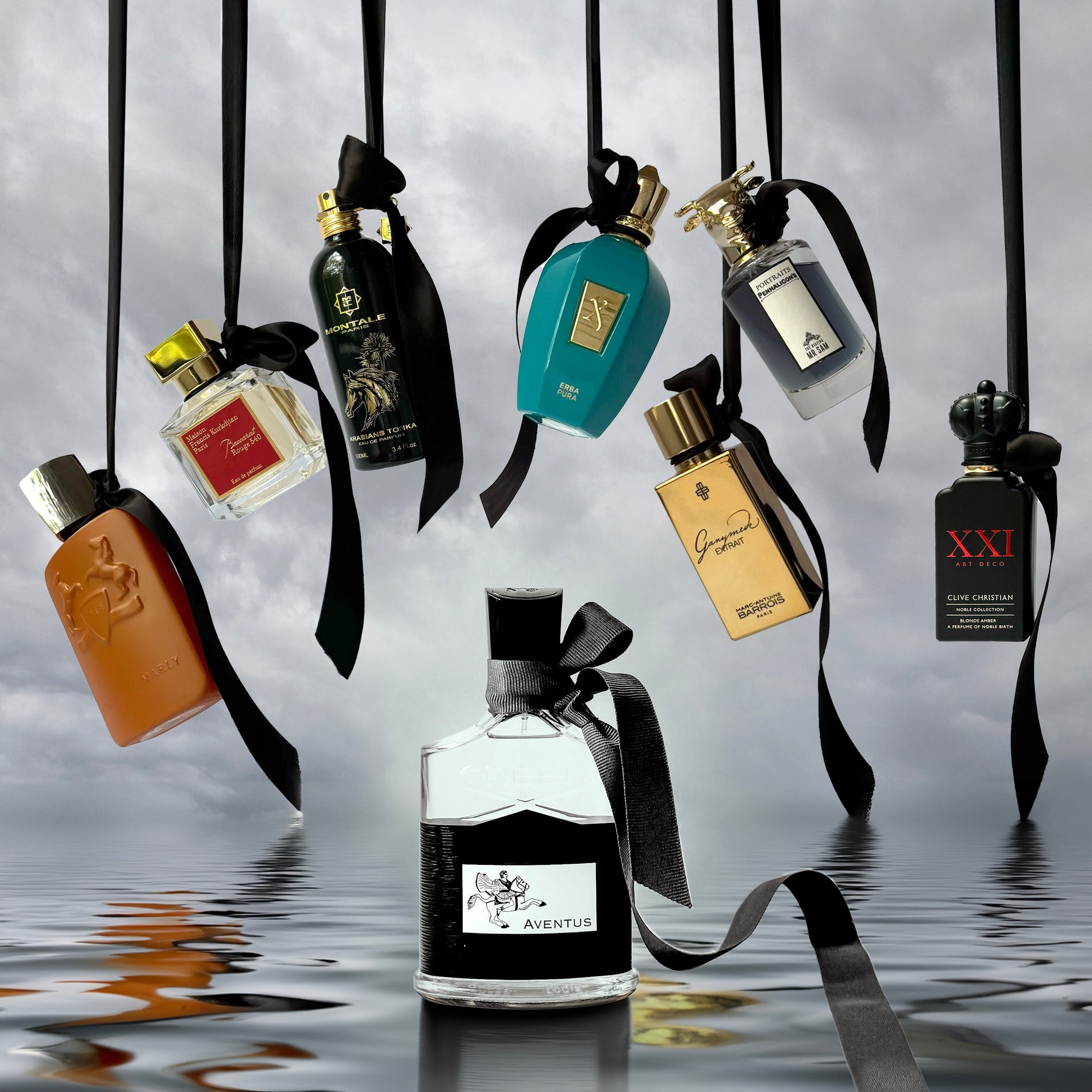 Auswahl an Parfums passend zum Thema der Kolumne